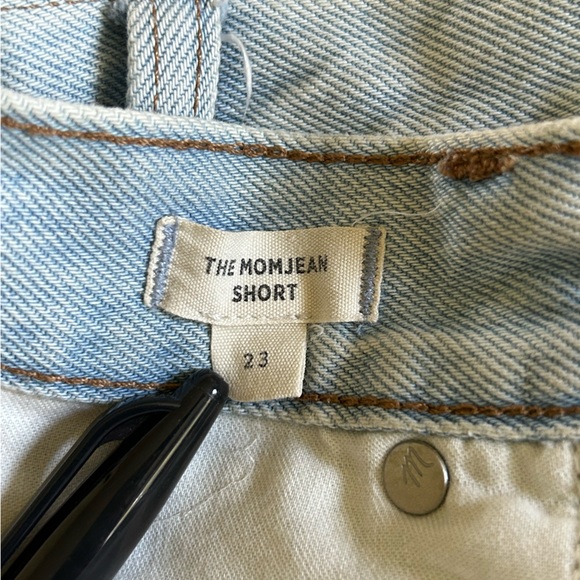 Madewell- mom Jean short - Picture 6 of 7